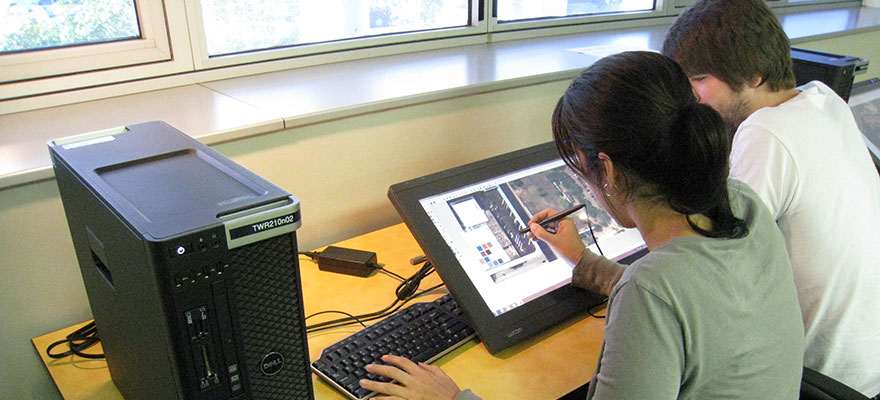 Students using Wacom tablet monitor